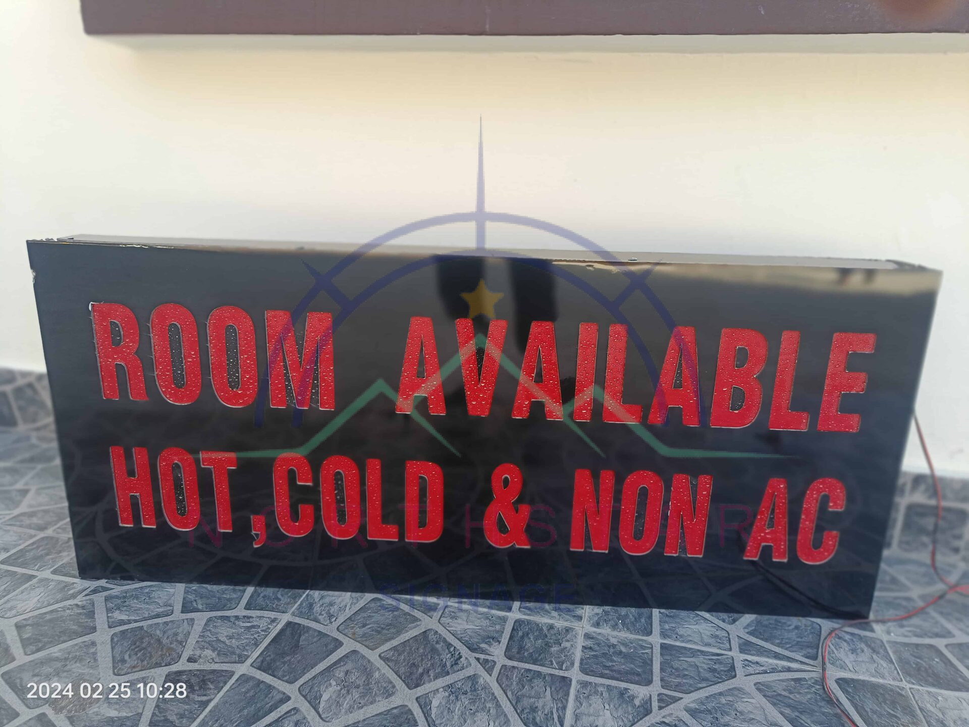 Room-Available-Glow-Signage